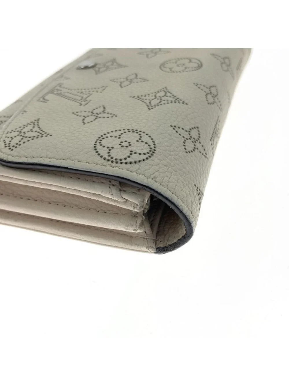 Louis Vuitton Mahina Hina Portefeuille Iris Bifold Wallet Ivory